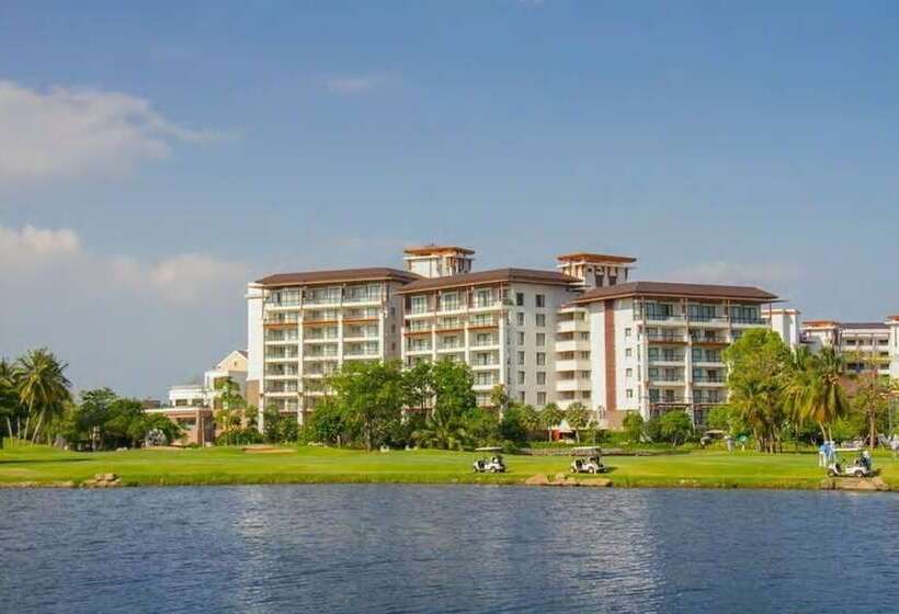 Summit Windmill Golf Suite Hotel At Suvarnabhumi