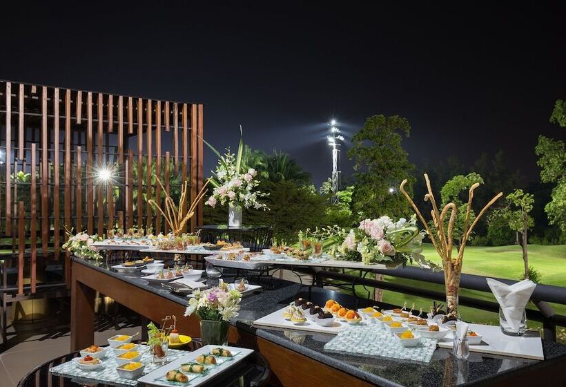 Summit Windmill Golf Suite Hotel At Suvarnabhumi