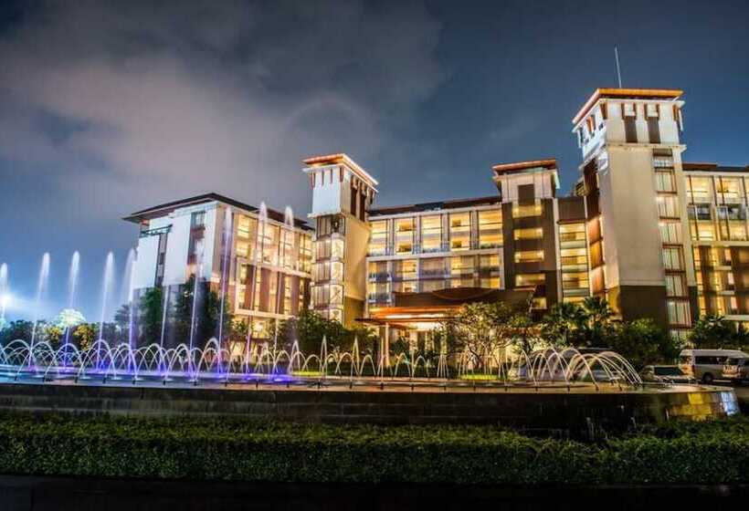 Summit Windmill Golf Suite Hotel At Suvarnabhumi