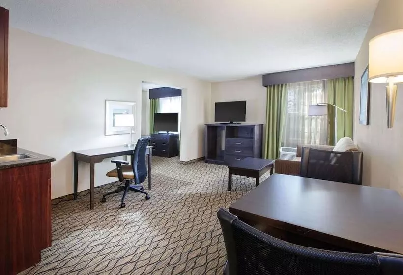 Hotel Wingate By Wyndham Roseville/detroit