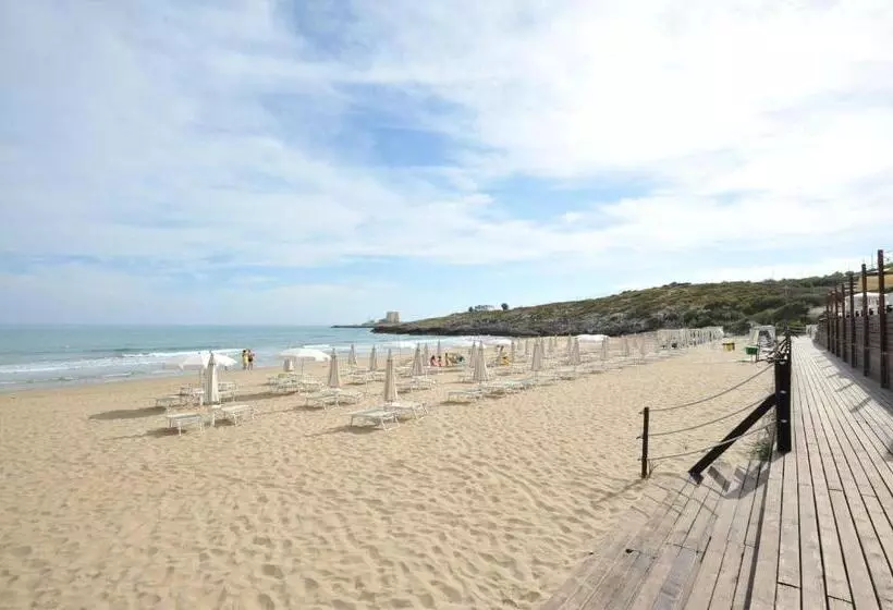 ホテル Valtur Baia Del Gusmay Beach Resort