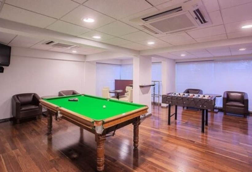 Oakwood Residence Naylor Road Pune