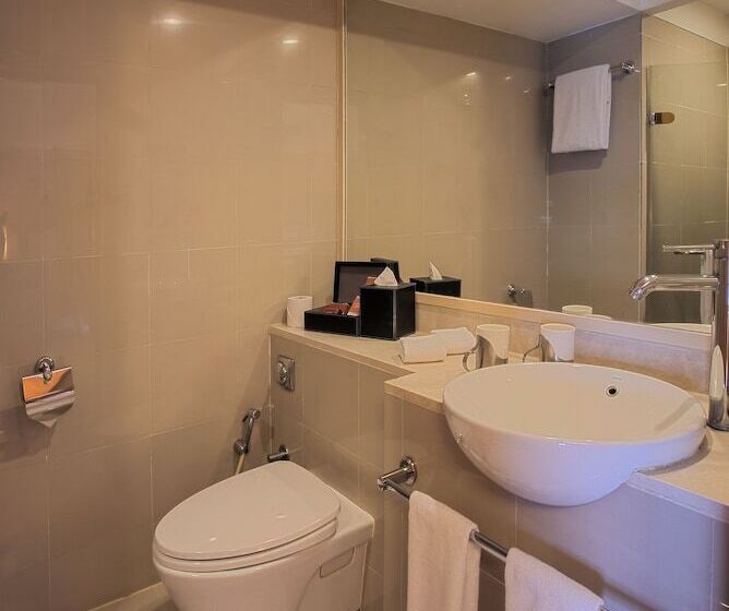 Oakwood Residence Naylor Road Pune