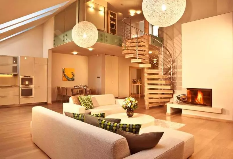 Roset Hotel & Residence