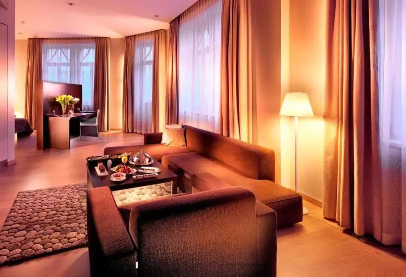 Roset Hotel & Residence