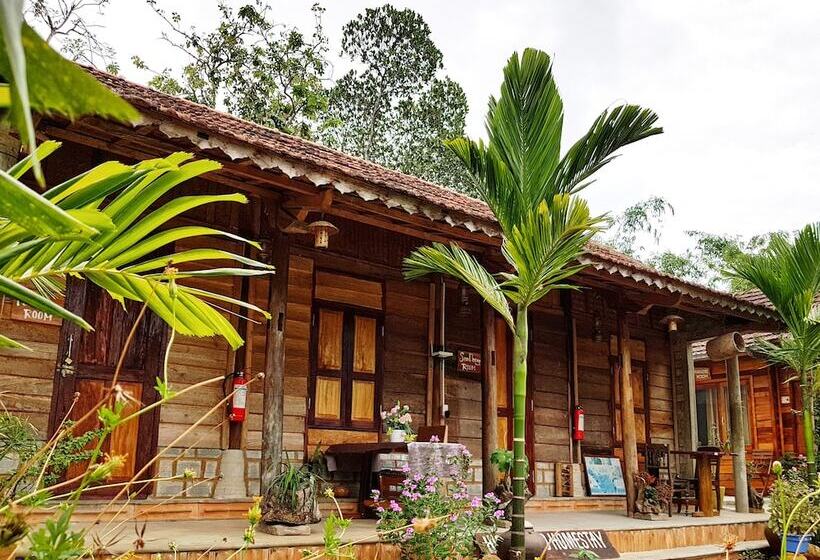 هتل Highway 20 Homestay