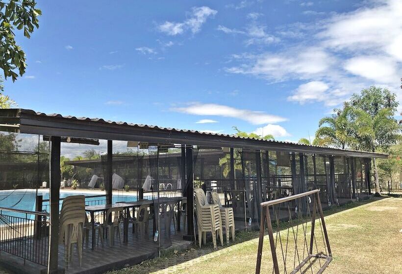 בית מלון כפרי Sea Garden Resort Iloilo
