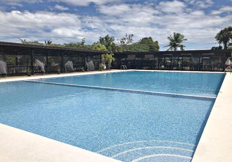 בית מלון כפרי Sea Garden Resort Iloilo
