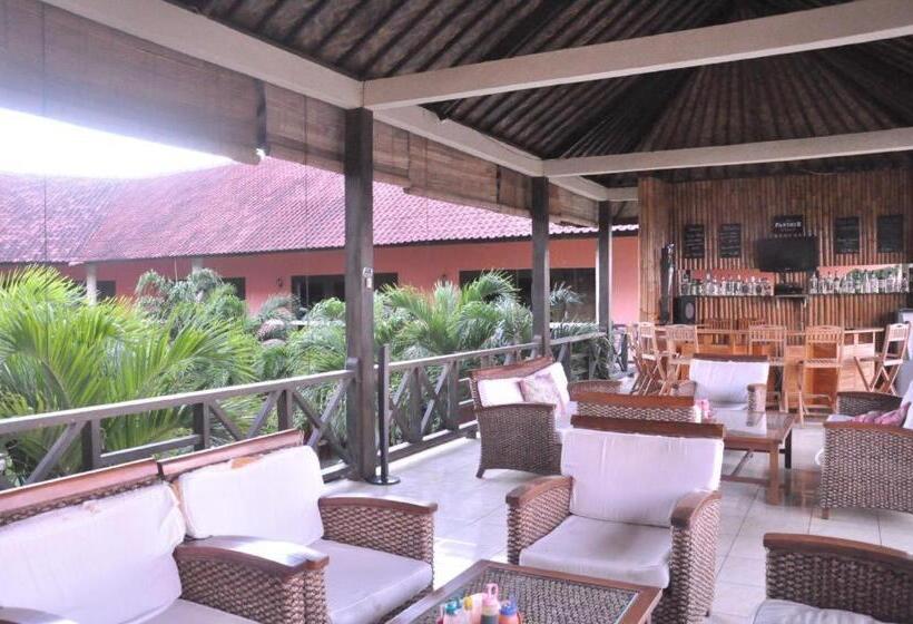 ホテル Tulamben Backpacker