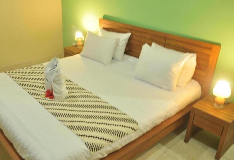 ホテル Tulamben Backpacker