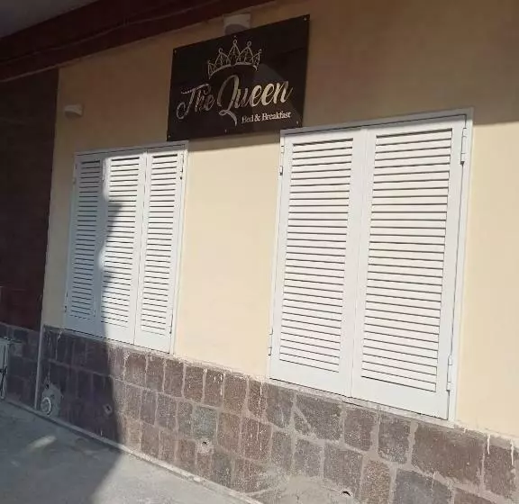 تختخواب و صبحانه The Queen Bed&breakfast