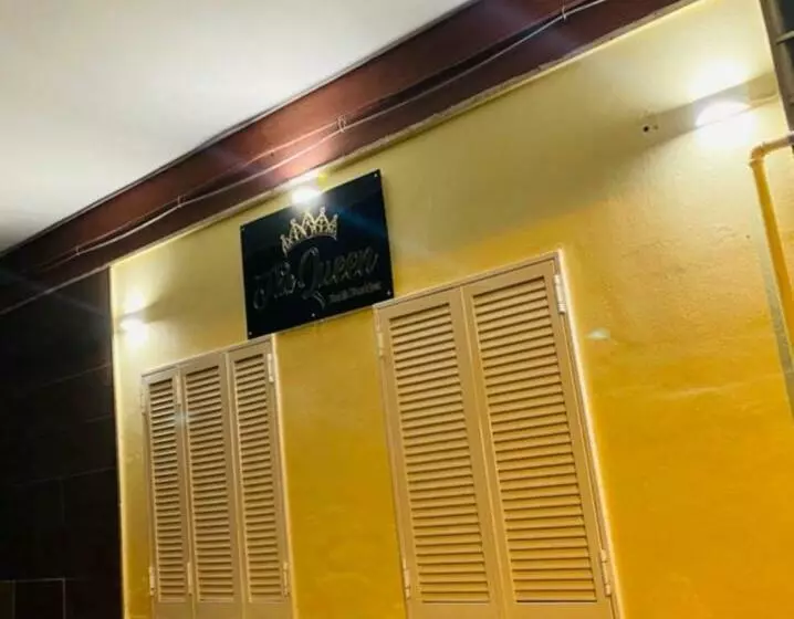 تختخواب و صبحانه The Queen Bed&breakfast
