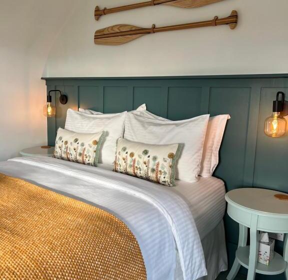 مبيت وإفطار Thistledown Lodge