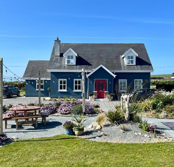 مبيت وإفطار Thistledown Lodge