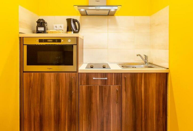 Hostel Mayer Superior Veszprem