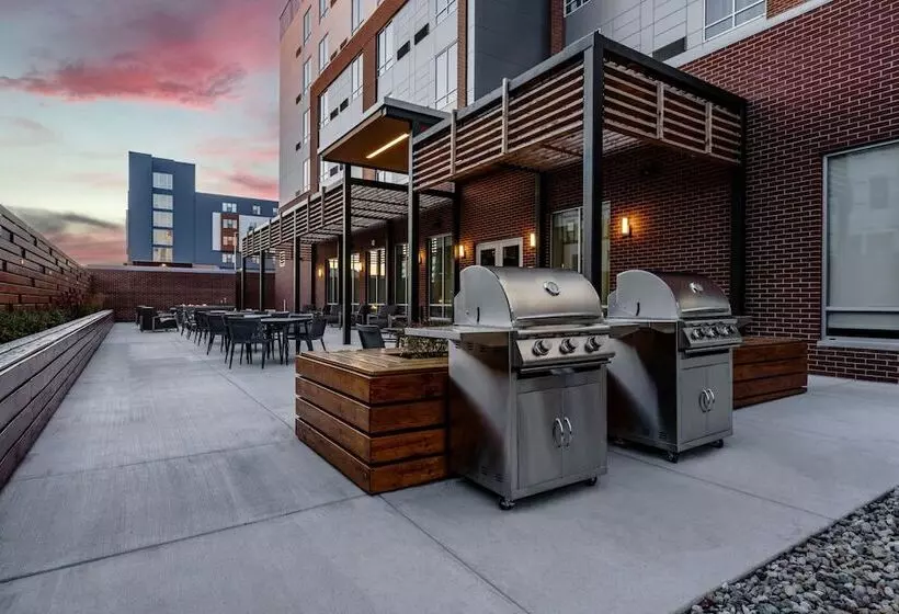 ホテル Courtyard By Marriott Indianapolis Fishers