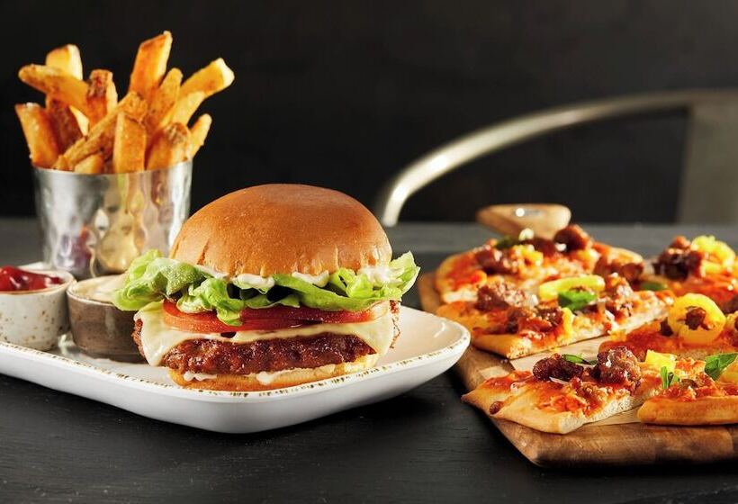 فندق Courtyard By Marriott Indianapolis Fishers