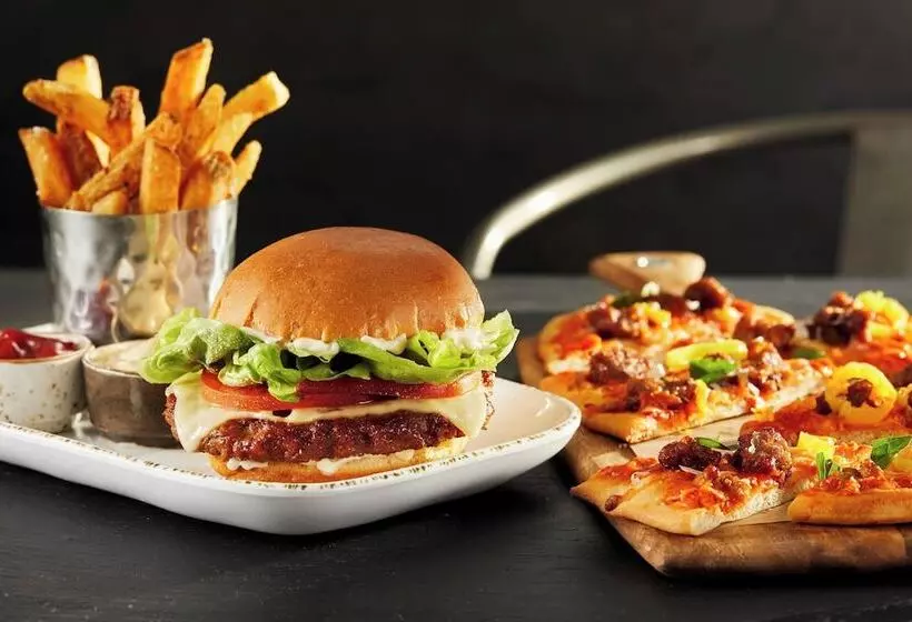 ホテル Courtyard By Marriott Indianapolis Fishers