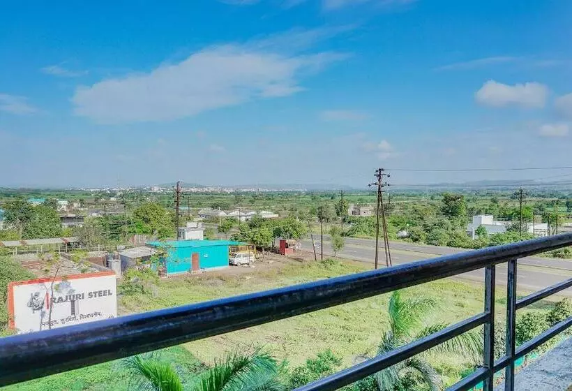 Hotelli Oyo Flagship 83107 Surya Lodge
