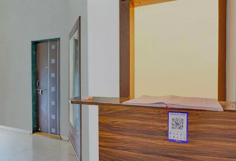 Hotelli Oyo Flagship 83107 Surya Lodge