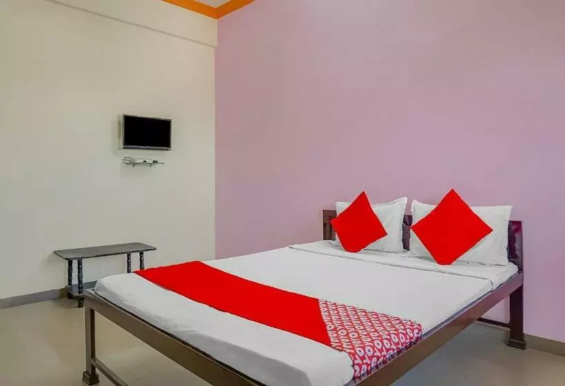 Hotelli Oyo Flagship 83107 Surya Lodge
