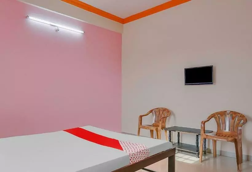 Hotelli Oyo Flagship 83107 Surya Lodge