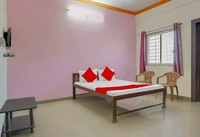 Hotelli Oyo Flagship 83107 Surya Lodge