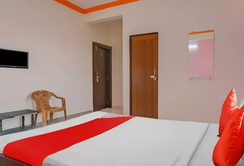 Hotelli Oyo Flagship 83107 Surya Lodge