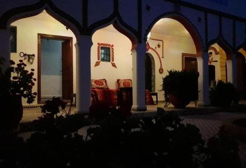 بنسيون Room In Guest Room   Room In Villa Lair De La Mer