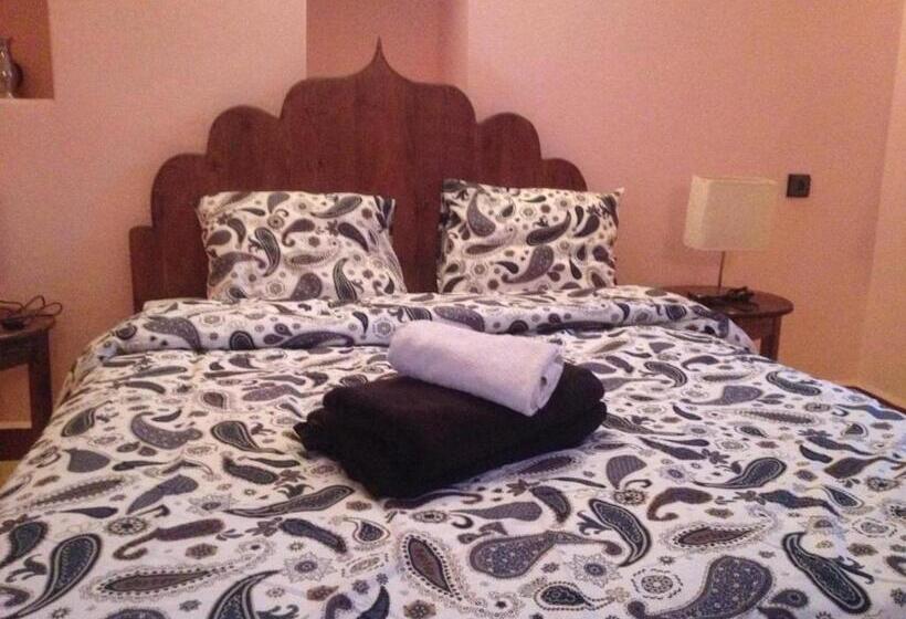 بنسيون Room In Guest Room   Room In Villa Lair De La Mer