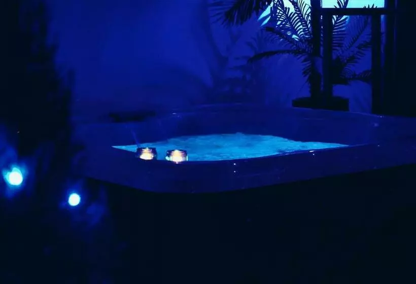 استراحتگاه Alchimia Luxury Suites