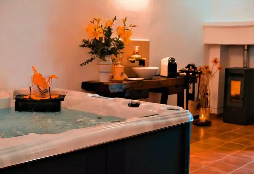 استراحتگاه Alchimia Luxury Suites