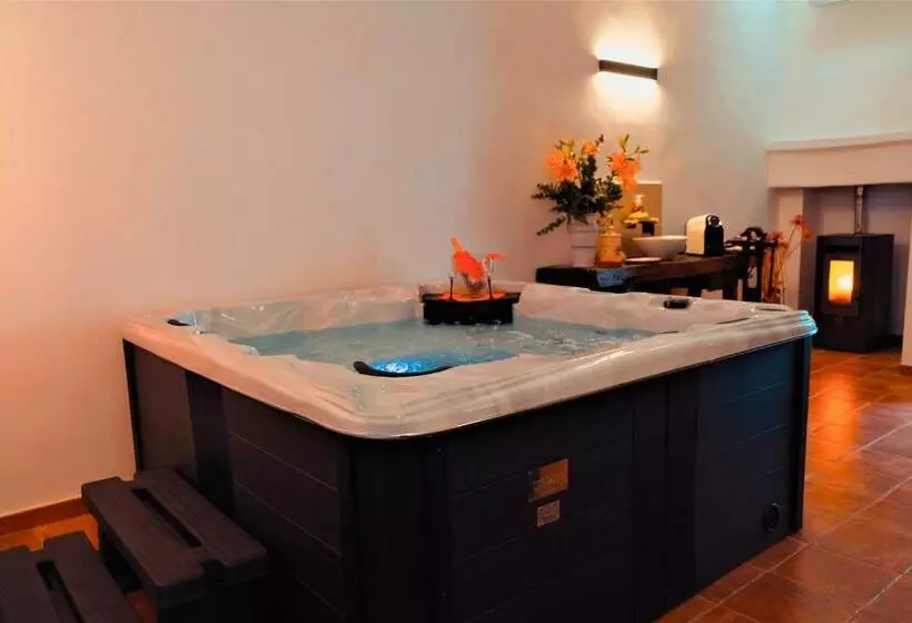 استراحتگاه Alchimia Luxury Suites