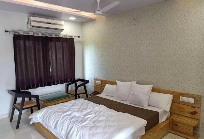 Aravalli Hill Resort