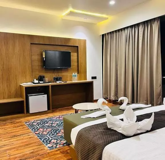 Aravalli Hill Resort