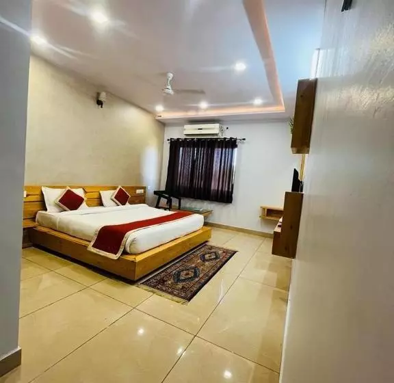 Aravalli Hill Resort