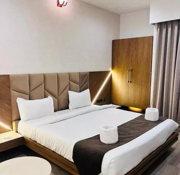 Aravalli Hill Resort