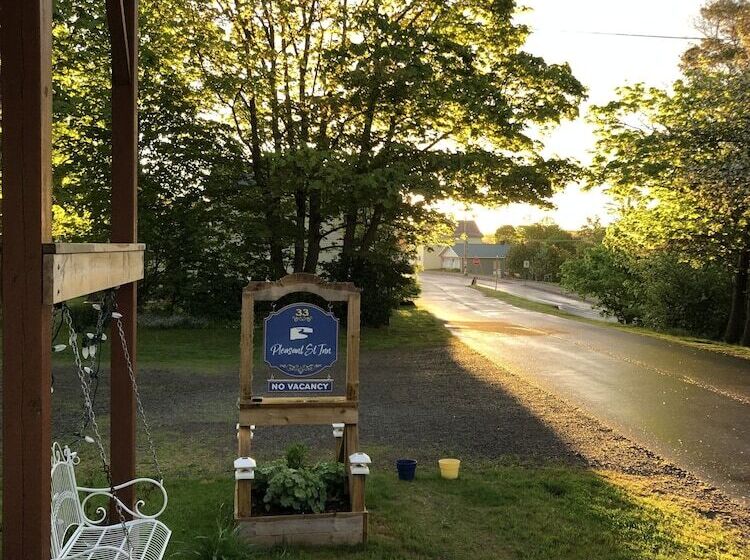 Bed and Breakfast Pleasant Street Inn