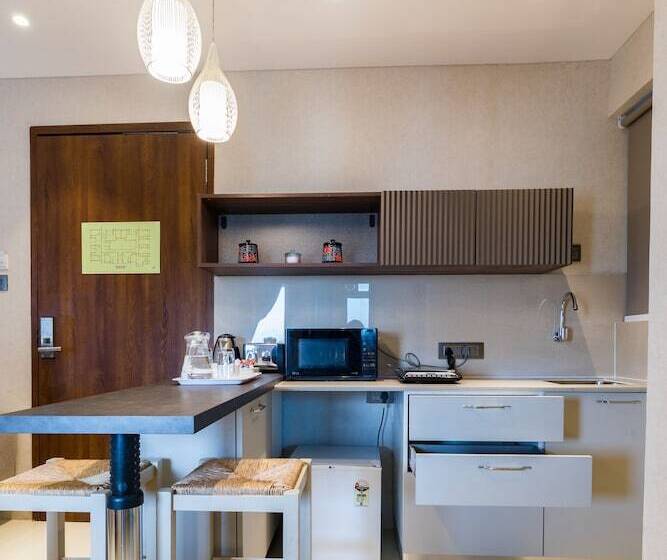 호텔 Ar Suites Jewels Royale   Koregaon Park Nx