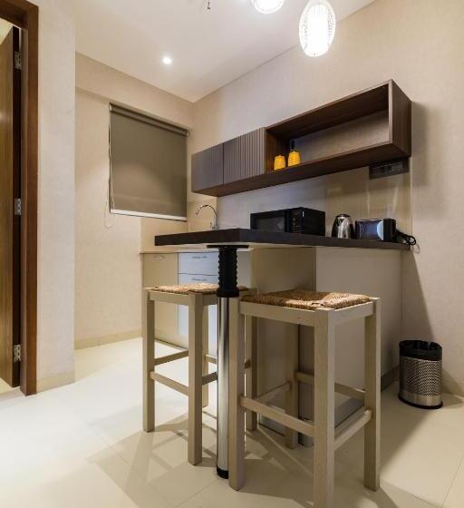 호텔 Ar Suites Jewels Royale   Koregaon Park Nx