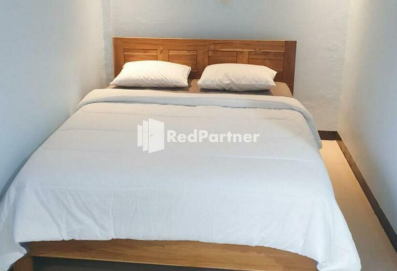 בית מלון כפרי De Credo Near Pantai Segang Redpartner