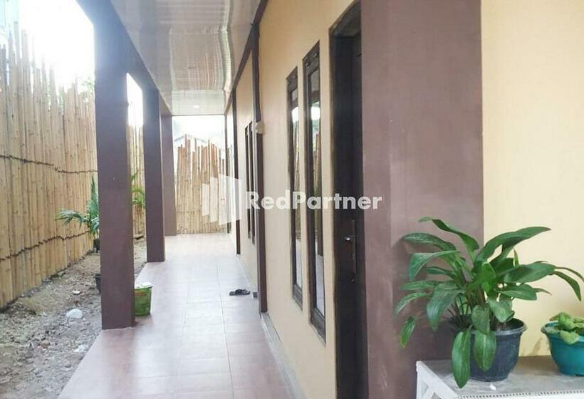 בית מלון כפרי De Credo Near Pantai Segang Redpartner