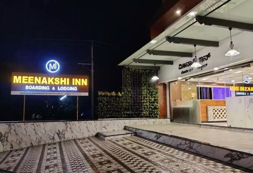 ホテル Meenakshi Inn