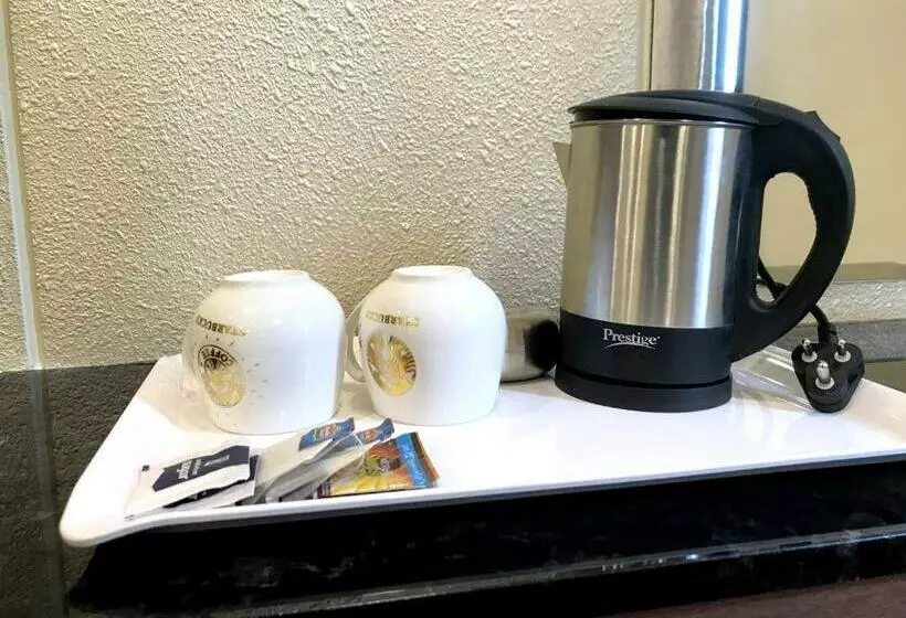 ホテル Meenakshi Inn