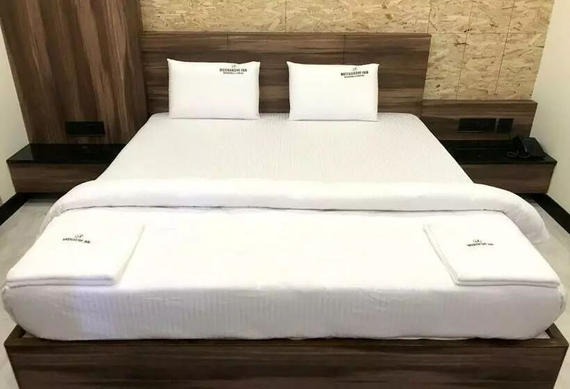 ホテル Meenakshi Inn