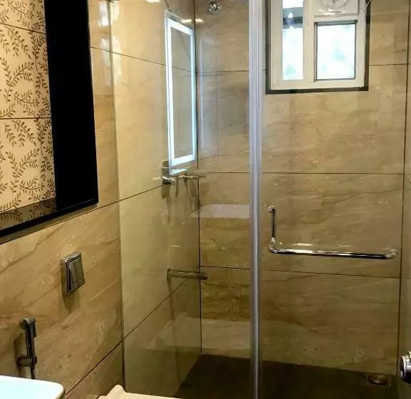 ホテル Meenakshi Inn