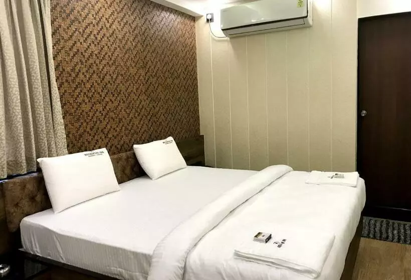 ホテル Meenakshi Inn