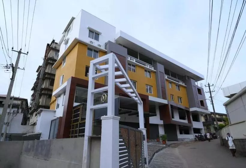 ホテル Meenakshi Inn