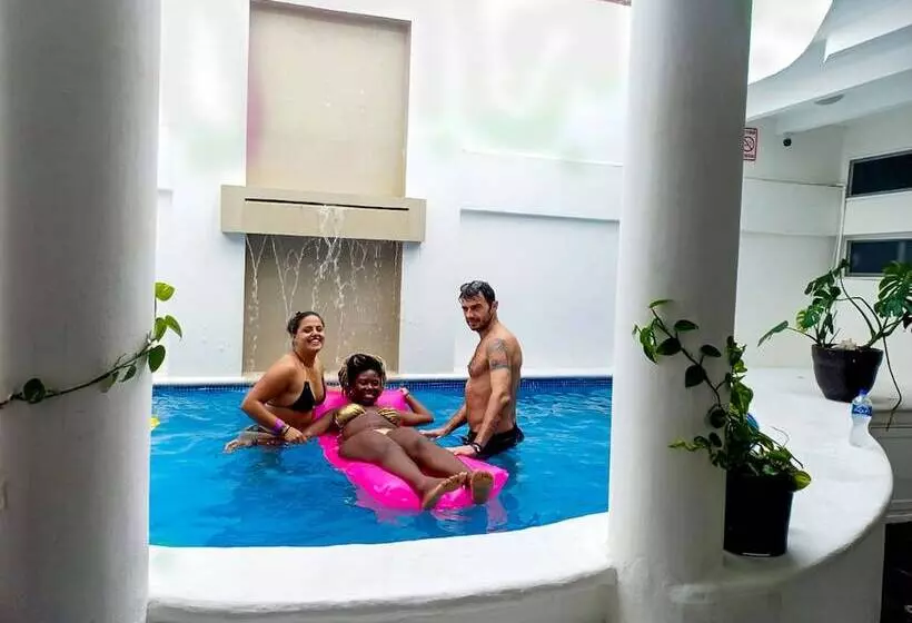 ペンション Hostal Lezzoto 2.5 Beach   Hostel