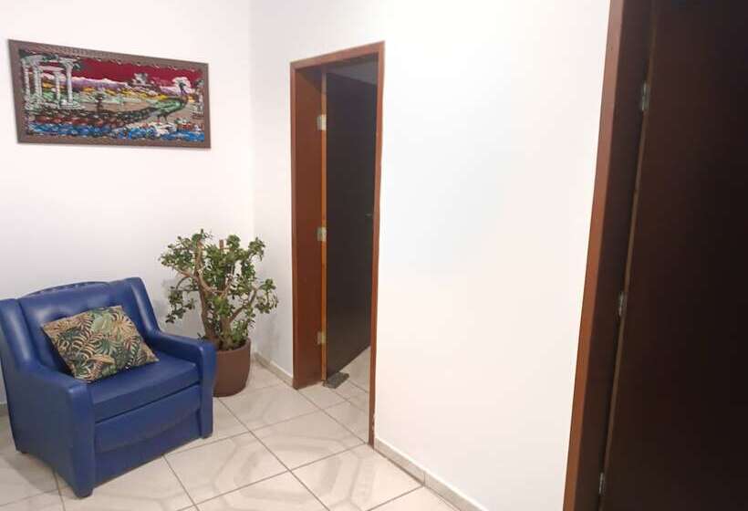 פנסיון Villa Real